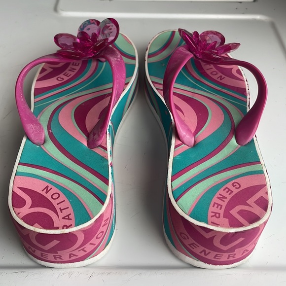 BCBGeneration wedge sandals flip-flops pink turquoise flowers women’s size 7 - Picture 4 of 10